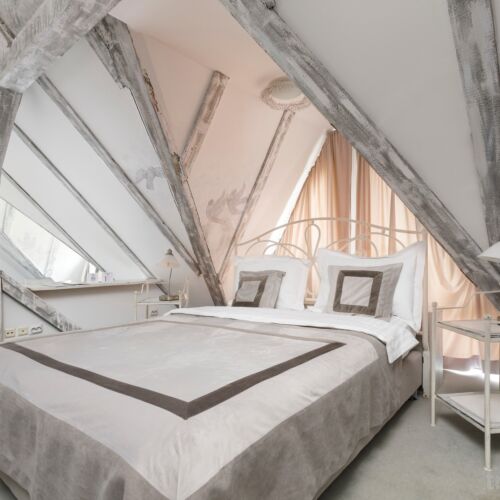 Mansarde Doppelzimmer mit Badezimmer