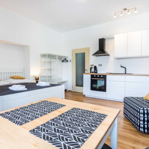 Apartman se sprchou s privátní koupelnou mimo apartmán pro 2 os.