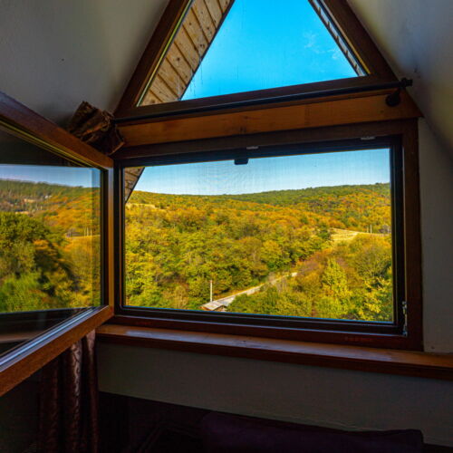 Camera dubla economy la mansardă