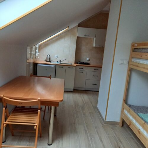 Manzárd Pokoj s vlastní kuchyňkou pro 5 os.