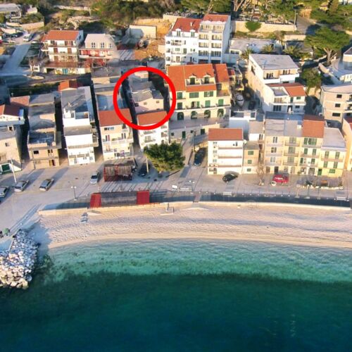 Apartament cu aer condiționat cu vedere spre mare cu 3 camere pentru 6 pers. K-10359