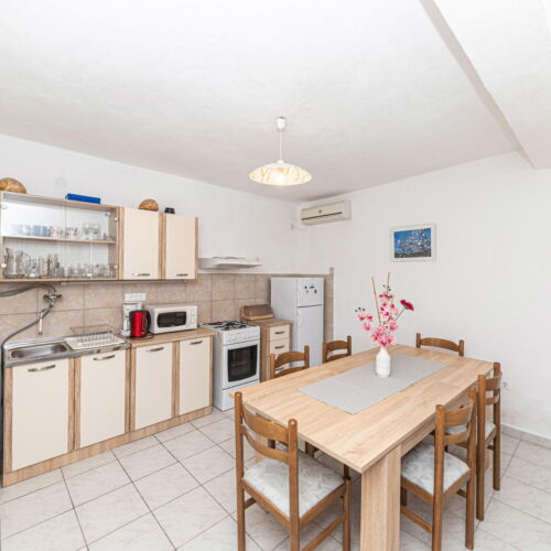 Summer House for 8 Persons