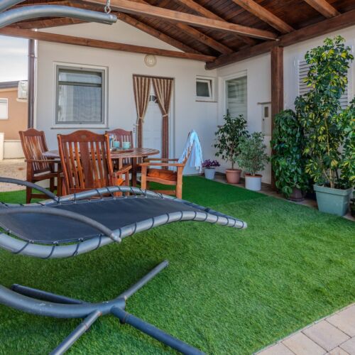 Apartament family la parter cu 2 camere pentru 4 pers.