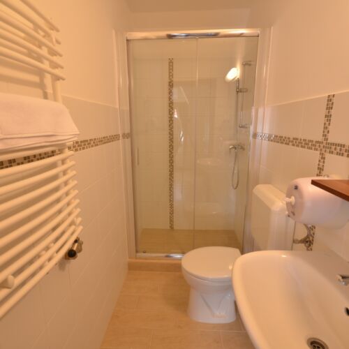 Camera tripla superior