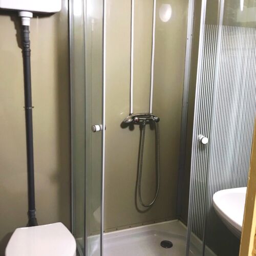 Domek drewniany 4-osobowy z widokiem na góry z widokiem na dziedziniec