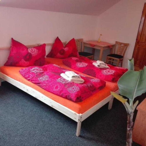 Zweibettzimmer mit Badewanne und Eigener Teeküche