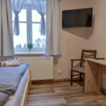 Single Room with Shower and Shared Kitchenette