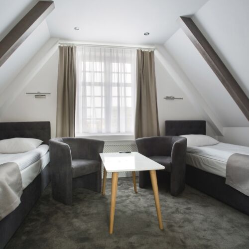 Pokój 2-osobowy na poddaszu (możliwa dostawka)