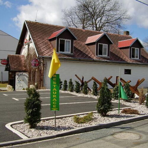 Zweibettzimmer mit Dusche