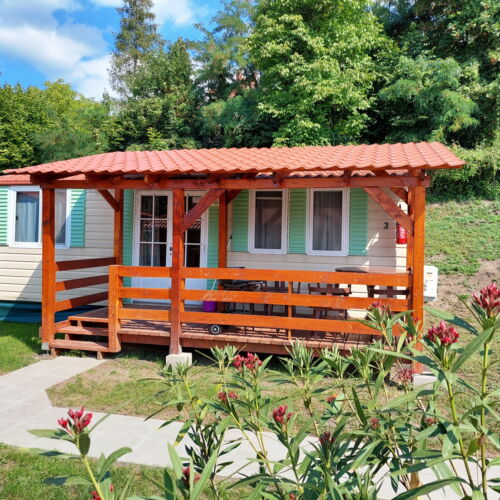 Cabană întreaga unitate cu bucătărie proprie pentru 6 pers. (se inchirieaza doar integral) (se poate solicita pat suplimentar)