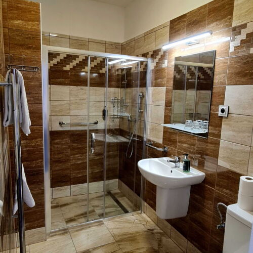 Apartman se sprchou  pro 3 os.