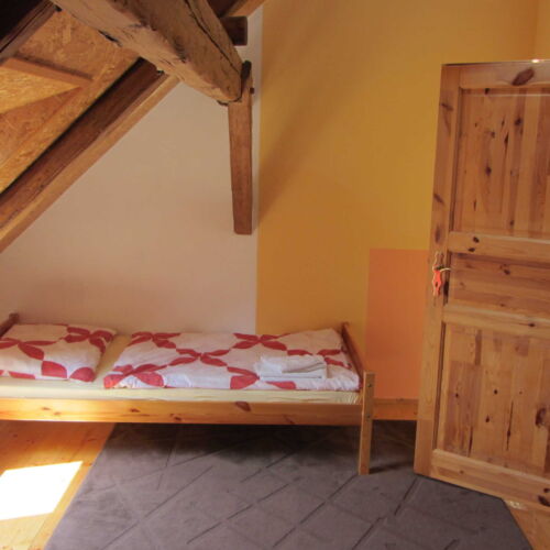 Apartament cu duș pentru 3 pers. (se poate solicita pat suplimentar)