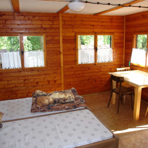 Apartament cu chicinetă proprie cu terasă pentru 5 pers.