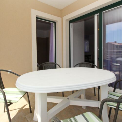 Klimatiziran Sa terasom apartman za 6 osoba(e) sa 2 spavaće(om) sobe(om) A-18845-c