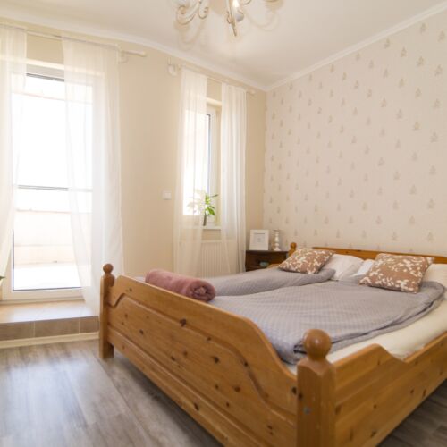 Apartament 4-osobowy z tarasem z panoramą z 2 pomieszczeniami sypialnianymi