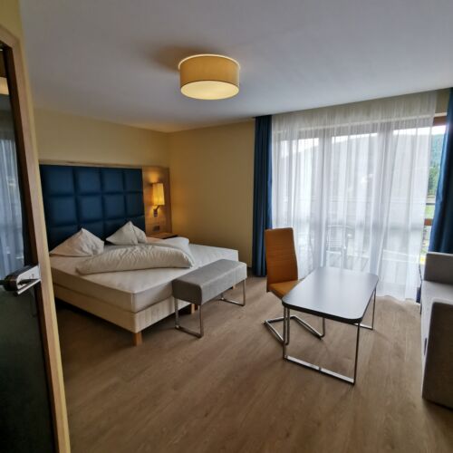 Camera dubla deluxe cu balcon