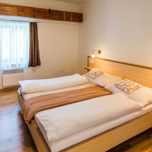 Apartment für 6 Personen mit Dusche und Eigener Küche (Zusatzbett möglich)