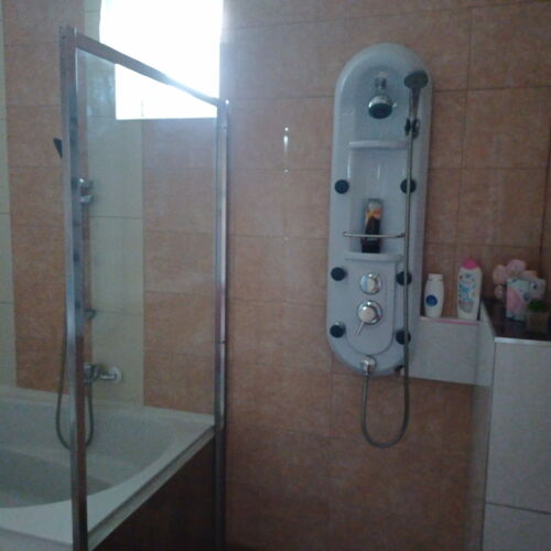 Camera dubla cu vedere spre munte cu vedere spre curte (se poate solicita pat suplimentar)