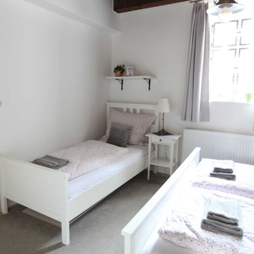 Camera tripla cu duș