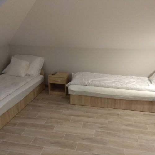 Pokój 3-osobowy na poddaszu na parterze