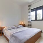 Apartament 4-osobowy z klimatyzacją z tarasem z 2 pomieszczeniami sypialnianymi