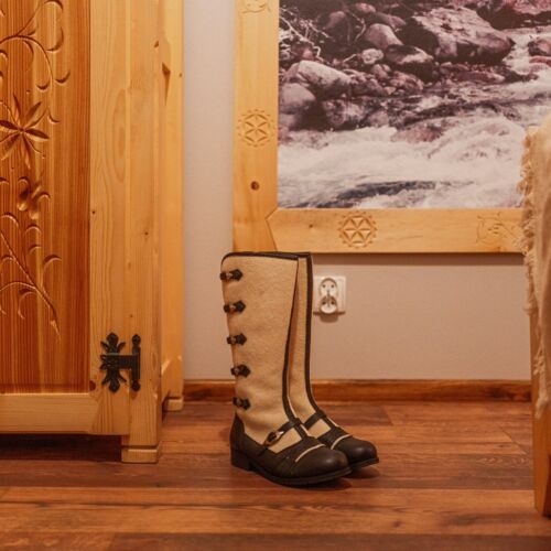 Camera dubla la parter cu balcon