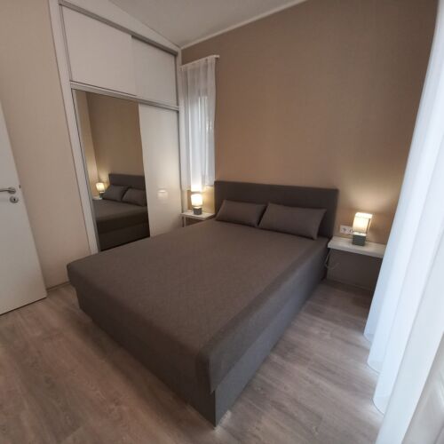 Apartament design lângă piscină pentru 4 pers. (se inchirieaza doar integral)