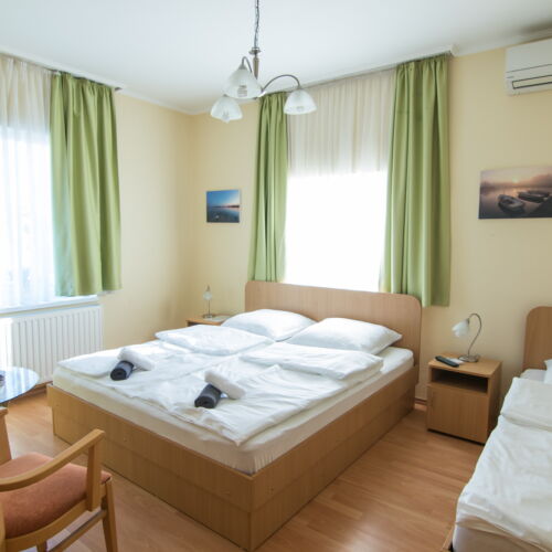 Dreibettzimmer Obergeschoss mit Balkon