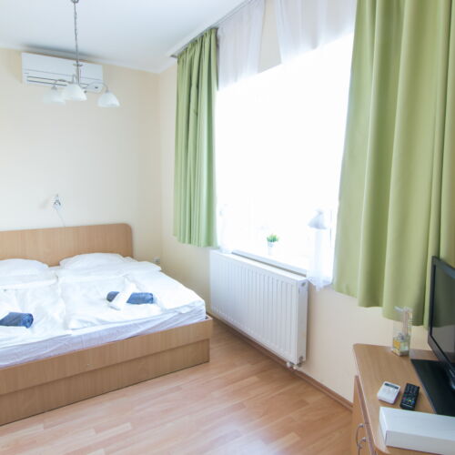 Vierbettzimmer Obergeschoss mit Balkon