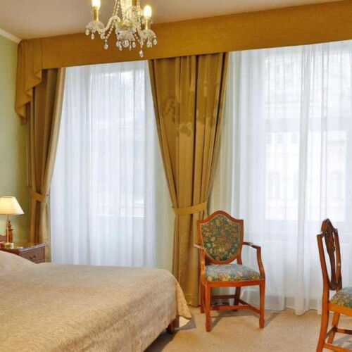 Camera twin cu duș (se poate solicita pat suplimentar)