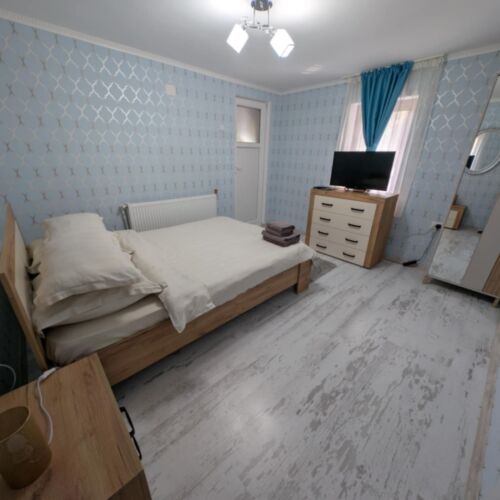 Camera dubla la etaj cu baie