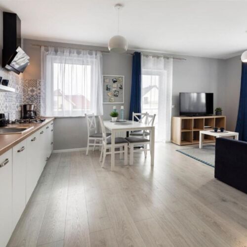 Apartament 6-osobowy z balkonem z własną kuchnią