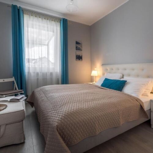 Apartament 5-osobowy z balkonem z własną kuchnią