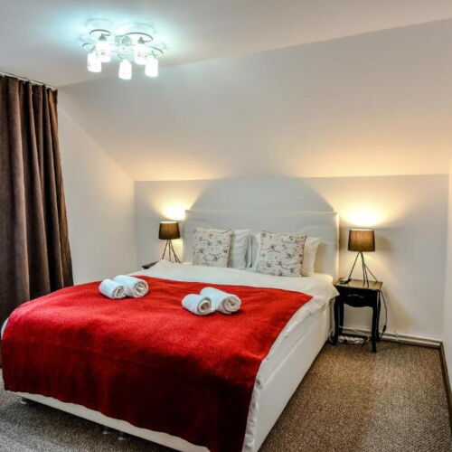 Apartament 4-osobowy Deluxe z balkonem z 2 pomieszczeniami sypialnianymi (możliwa dostawka)