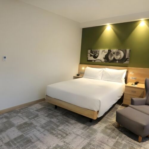 Pokoj s manželskou postelí