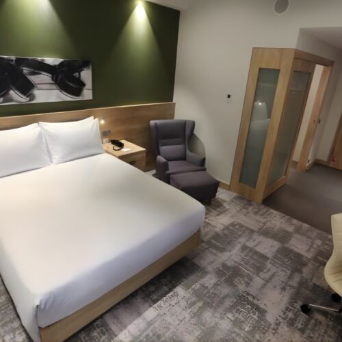 Pokoj s manželskou postelí