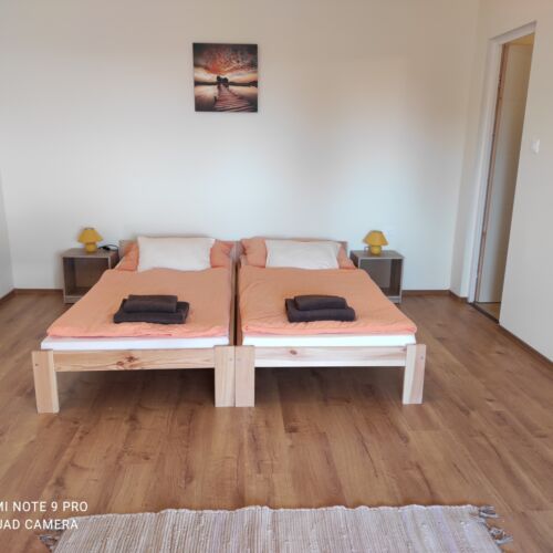 Apartament bronze la etaj cu 1 camera pentru 2 pers. (se poate solicita pat suplimentar)