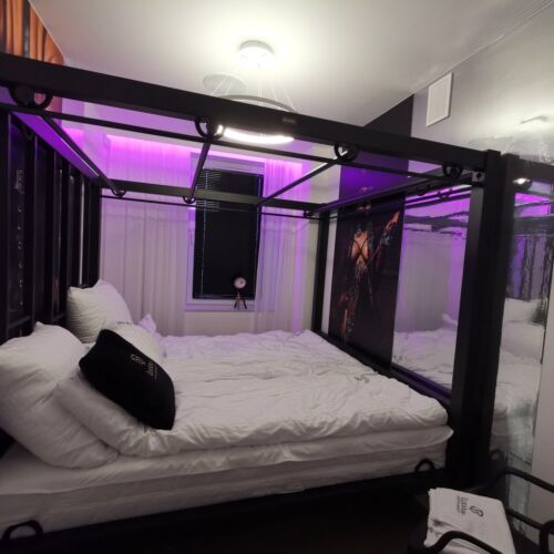 Apartament lux la etaj pentru 4 pers. (se inchirieaza doar integral)