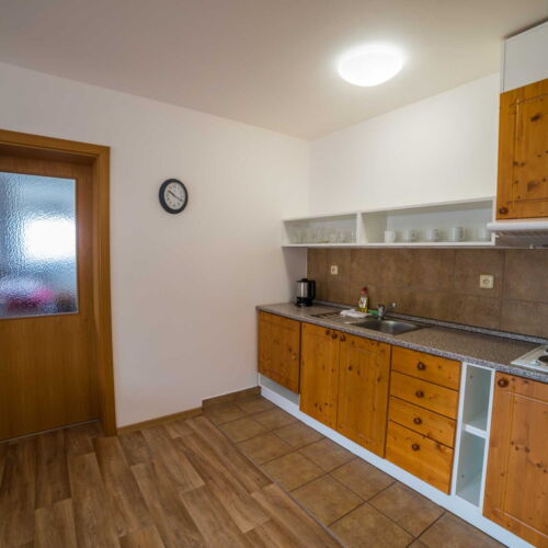 Apartament 5-osobowy z prysznicem udogodnienia dla niepełnosprawnych z 2 pomieszczeniami sypialnianymi