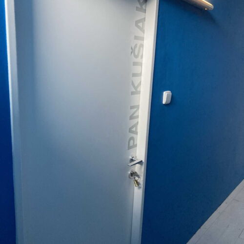 Camera twin cu duș (se poate solicita pat suplimentar)