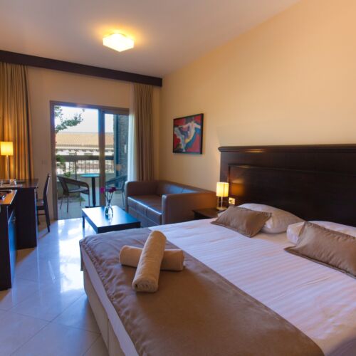 Camera dubla superior la parter