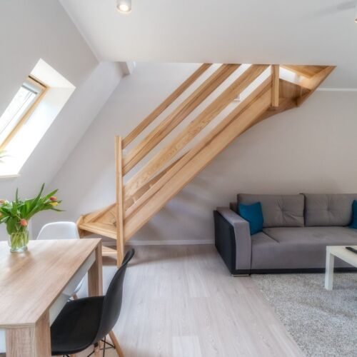 Apartament 4-osobowy Dwupoziomowy z antresolą z 2 pomieszczeniami sypialnianymi