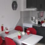 Na katu Klimatiziran apartman za 4 osoba(e) sa 2 spavaće(om) sobe(om)