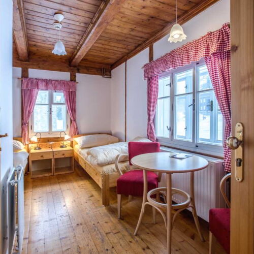 Pokój 2-osobowy Standard z prysznicem