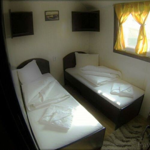 Pokój 2-osobowy typu Twin z widokiem na rzekę