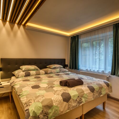 Apartament 4-osobowy udogodnienia dla niepełnosprawnych z widokiem na dziedziniec z 2 pomieszczeniami sypialnianymi