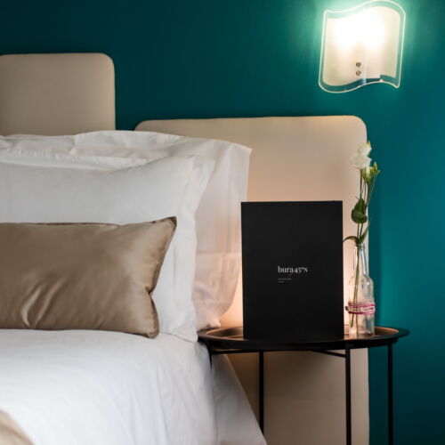 Camera dubla la etaj cu vedere spre mare