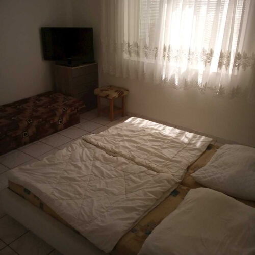 Apartament cu duș cu chicinetă proprie pentru 3 pers.