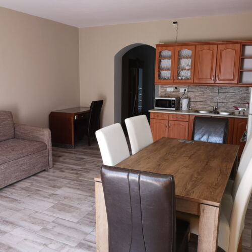 4-Room Suite for 8 Persons with Terrace