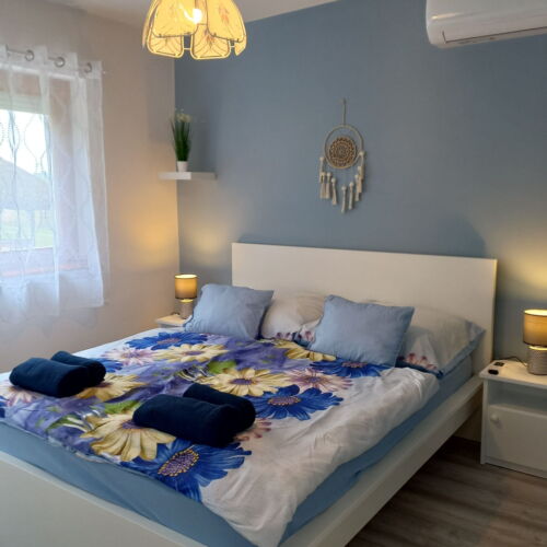 Garden View Whole House 2-Room Apartment for 5 Persons